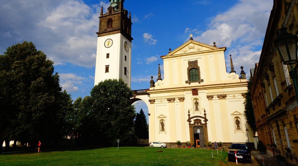 St. Stephen's Cathedral is protected as a cultural monument of the Czech Republic. Located on a hill in the place of an older church (originally a basilica) The temple was built in Romanesque style in the 11th century and rebuilt in the 14th century in the Gothic style. In the presbytery is a large altar dedicated to St. Stephen, patron of the cathedral
#StunningStructures