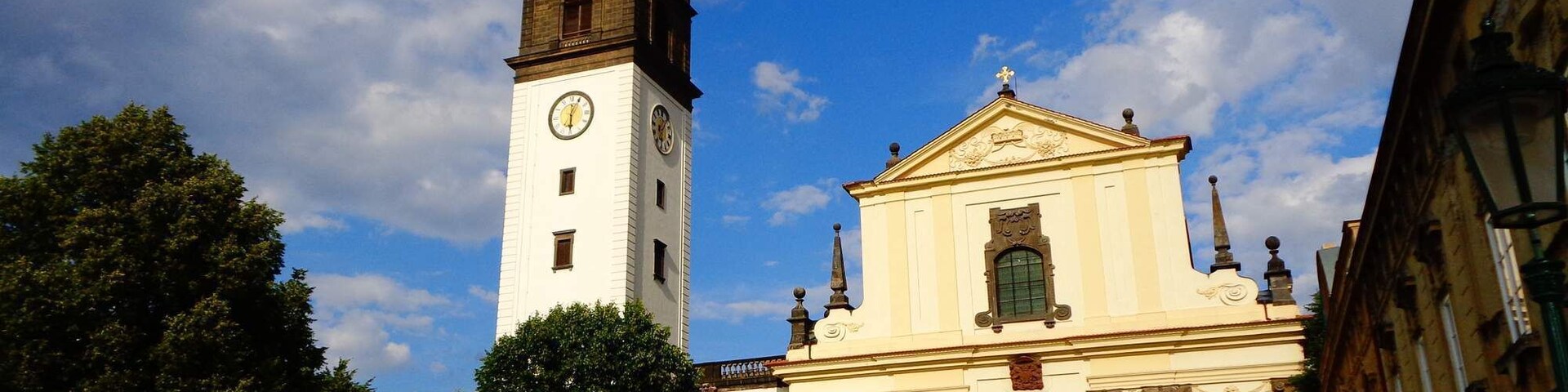 St. Stephen's Cathedral is protected as a cultural monument of the Czech Republic. Located on a hill in the place of an older church (originally a basilica) The temple was built in Romanesque style in the 11th century and rebuilt in the 14th century in the Gothic style. In the presbytery is a large altar dedicated to St. Stephen, patron of the cathedral
#StunningStructures