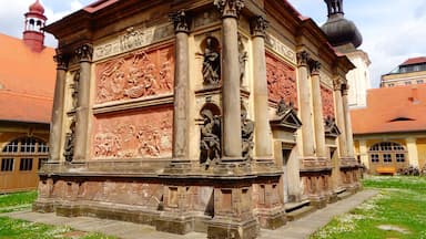The Rumburk Loreto Chapel is associated with the name of the outstanding architect Johann Lucas Hildebrandt and sculptor Franz Biener. The construction of the Loreto was a fulfilled wish of nobleman Anton Florian, Prince of Liechtenstein, to transfer the sacred place from Italy to the north of Bohemia. The gradually restored area includes the Loreto Chapel, the cloister and the St. Lawrence Church.
#StunningStructures