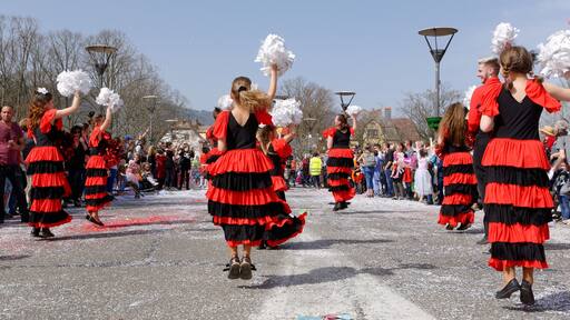 Personality rights Personality rights warningAlthough this work is freely licensed or in the public domain, the person(s) shown may have rights that legally restrict certain re-uses unless those depicted consent to such uses. In these cases, a model release or other evidence of consent could protect you from infringement claims. Though not obliged to do so, the uploader may be able to help you to obtain such evidence. See our general disclaimer for more information.