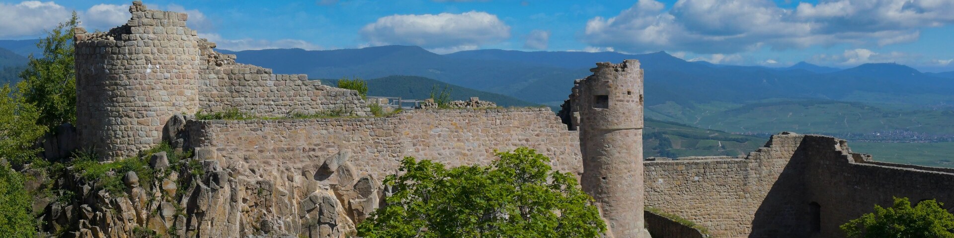 Hohlandsbourg oberhalb von Wintzenheim im Elssass