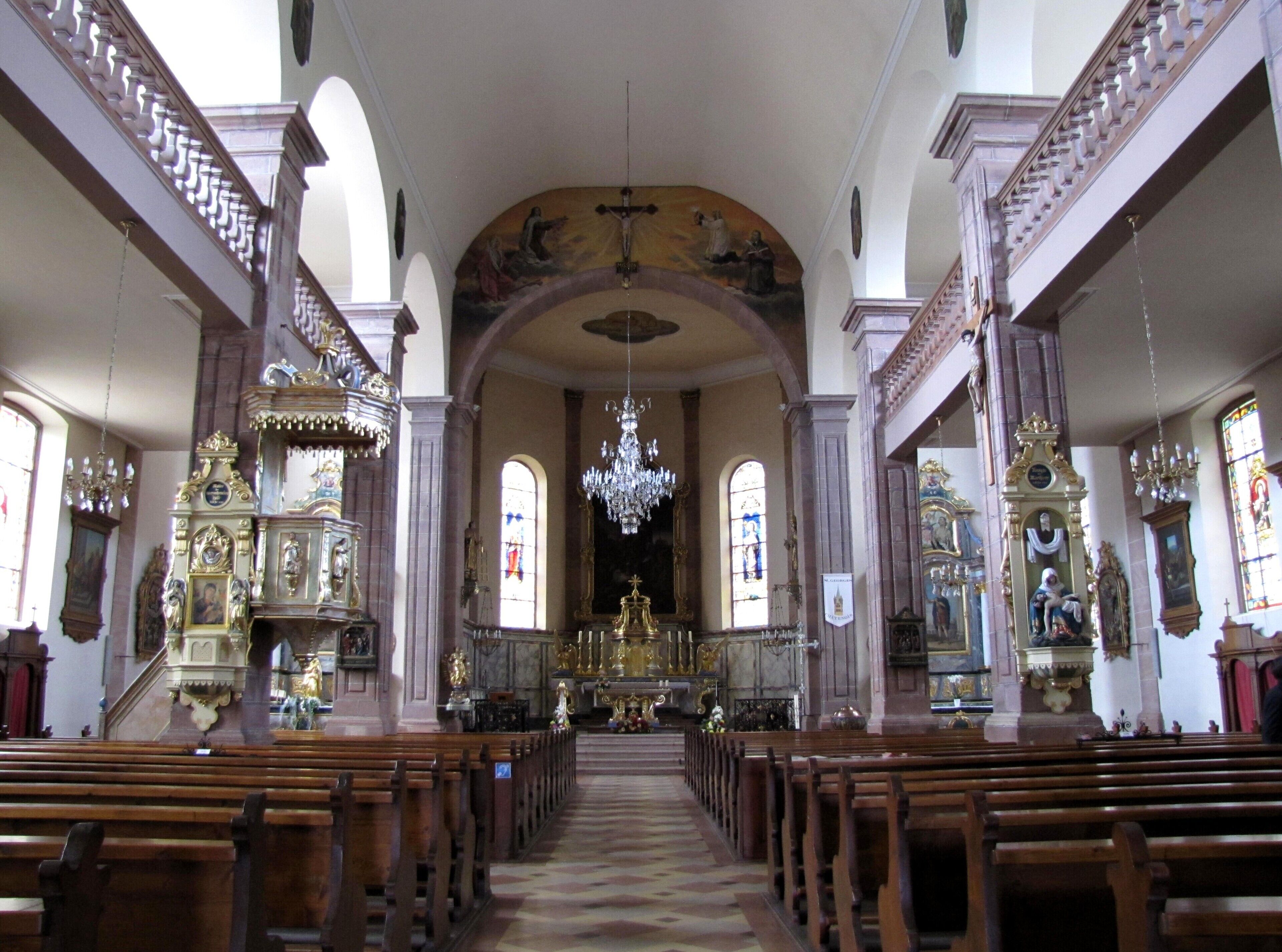 Alsace, Bas-Rhin, Église Saint-Georges de Châtenois (PA00084665, IA00124434). Vue de la nef vers le chœur.