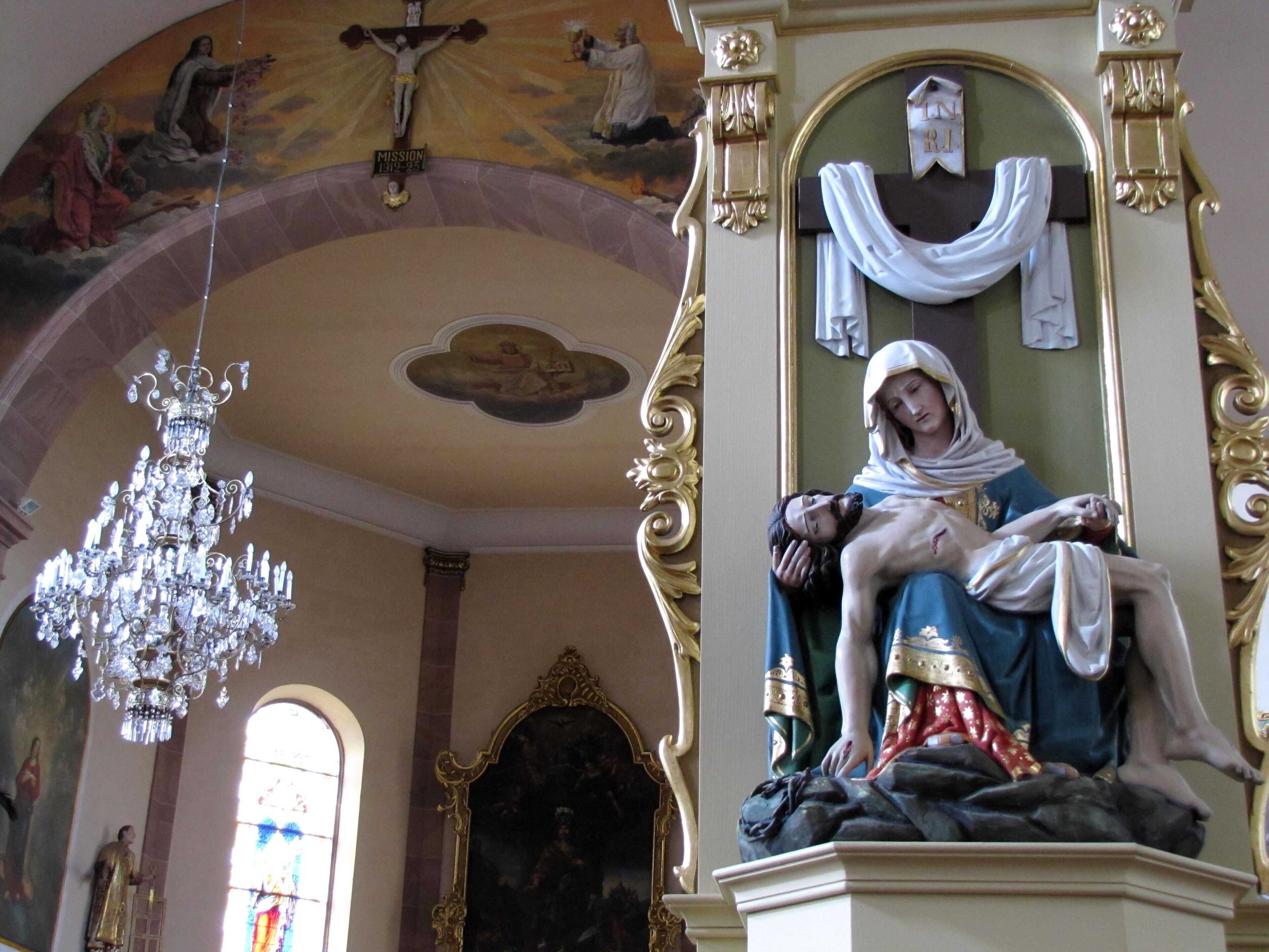 This object is indexed in the base Palissy, database of the French furniture patrimony of the French ministry of culture, under the reference IM67006657.