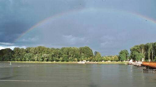 Regenbogen ĂŒber den Rhein bei der RheinfĂ€hre Plittersdorf - Seltz