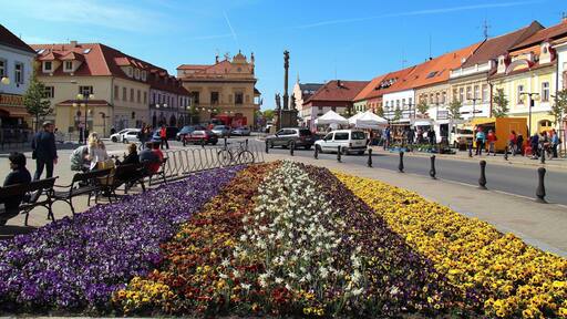 The spa town of Podฤbrady is a picturesque place to live, but just as pleasant for outings, recreation and last but not least spa therapies and wellness relaxation activities. The town lies in the central Polabi region just under 50 km from Prague.
http://www.czechtourism.com/t/podebrady/