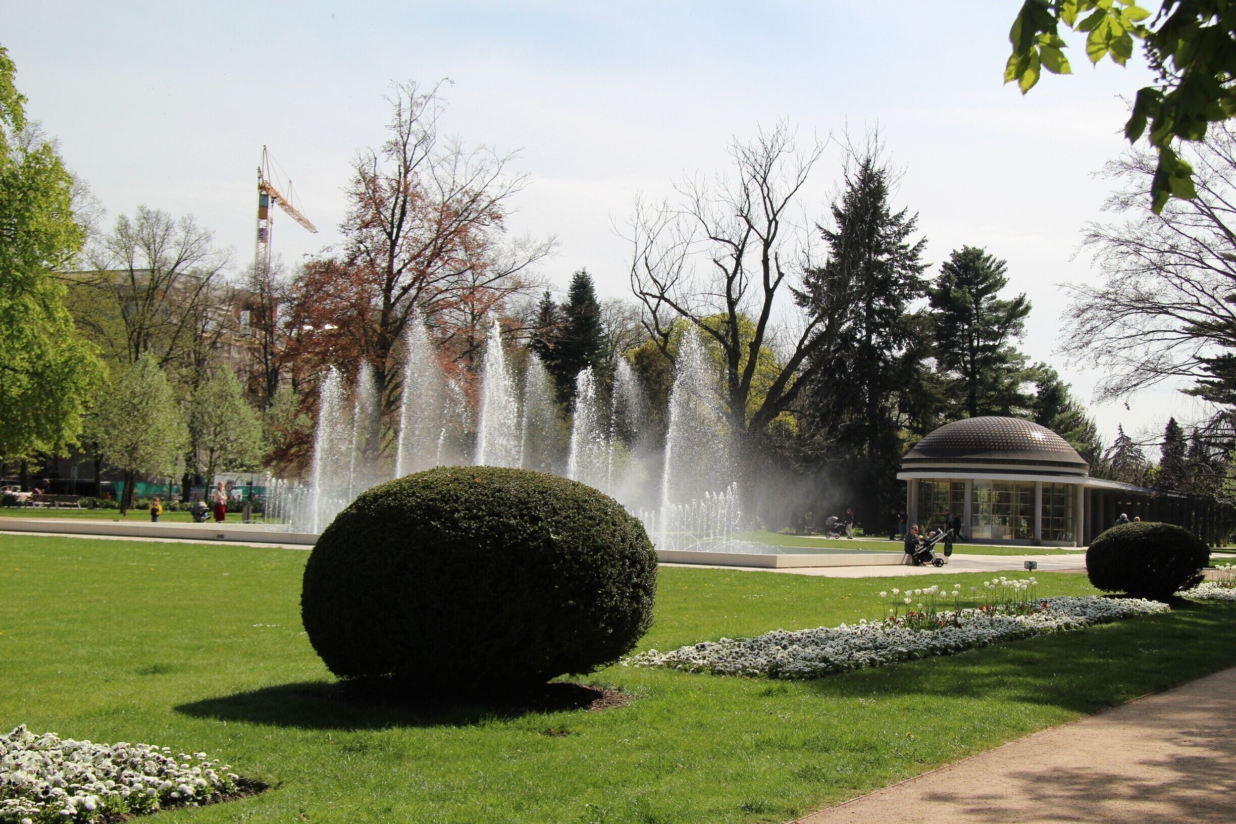 Fountain with different rhythmic themes at the Poděbrady Spa park Nice and quiet with many benches to read a book or for a lunch break.
http://www.czechtourism.com/t/podebrady/