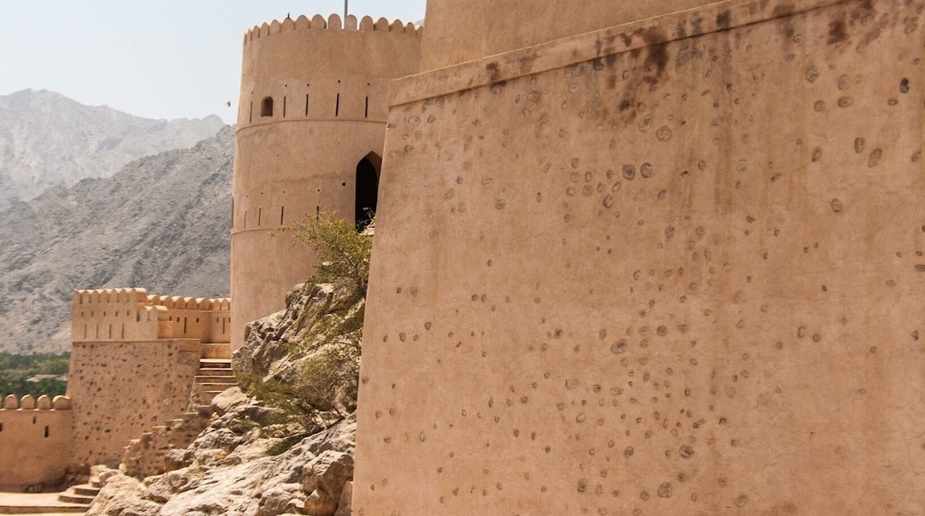 #Nakhal Fort, #Oman 🇴🇲 is one of about 300 fortifications in the sultanate. It’s in excellent condition, despite its considerable age!
#InStone
#LifeAtExpedia