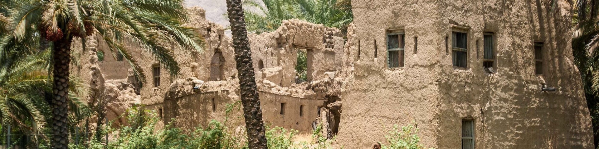 #Urbex, Oman-style. Exploring abandoned buildings near #Nakhal Fort, #Oman 🇴🇲
#LifeAtExpedia