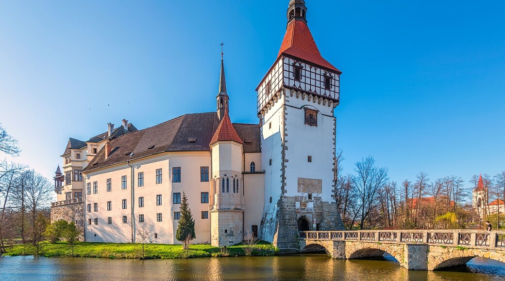 Currently, Blatna Castle belongs to the heirs of the Hildbrand clan. They invest a lot of effort and money in its restoration. Around the castle is a park with alleys, bridges, ancient oaks and pines. Reindeer walk freely in the park.