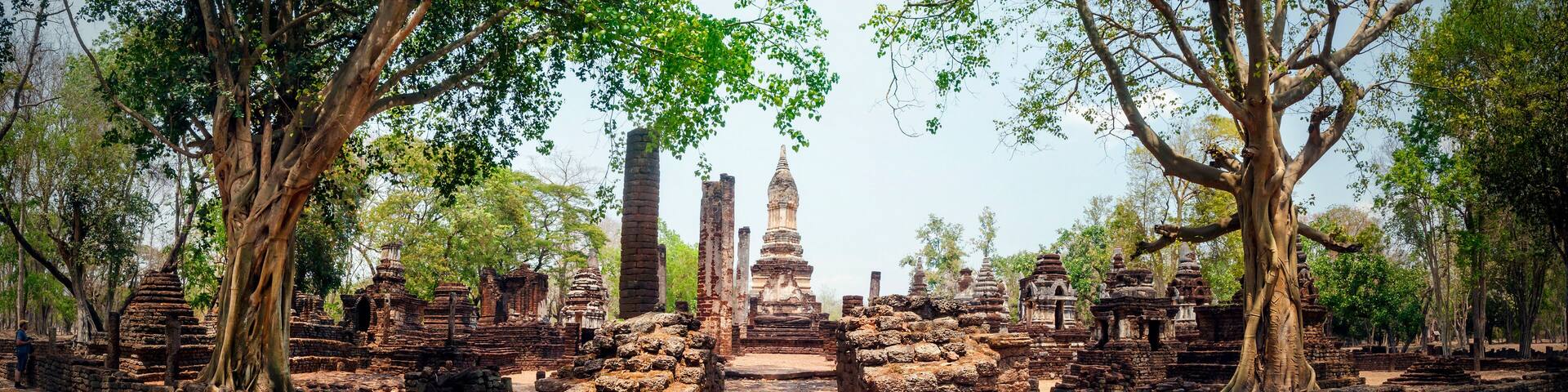 Wat Chedi Chet Thaeo, Sri Satchanalai Historical Park, Thailand