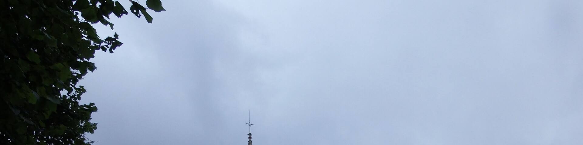 Église Saint-Pierre de Bassens (Gironde, France), clocher du XIIe siècle.