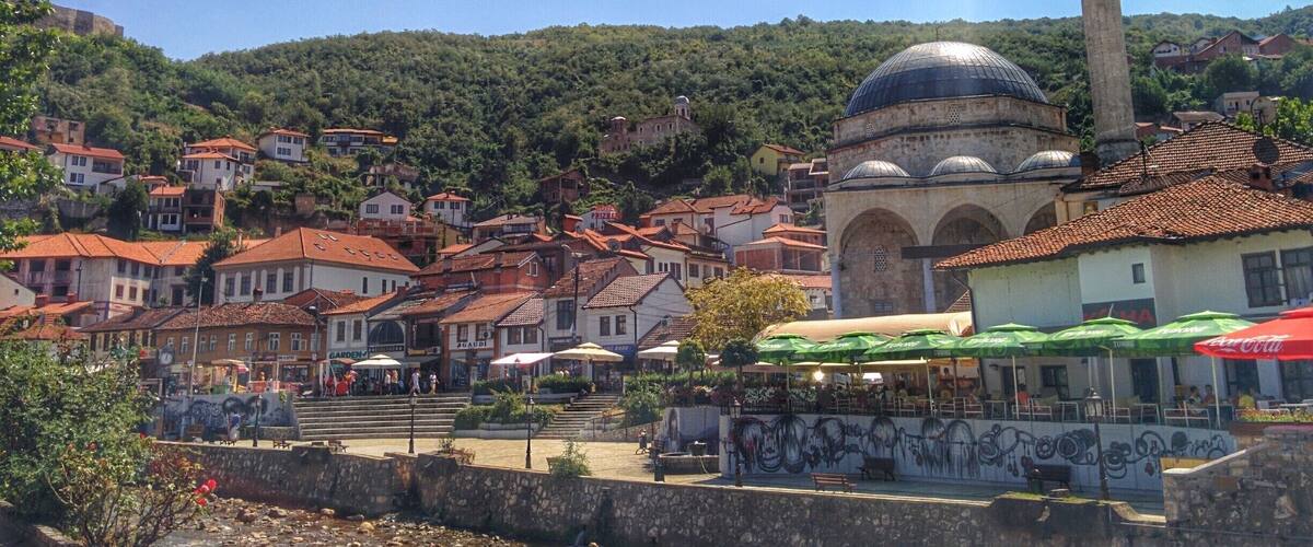 Center dogajanja v Prizrenu. Kar se da videti zanimivega je v krogu 500 metrov. Luลกen center, dobra in poceni hrana, z bliลพnje trdnjave pa je tudi lep razgled na mesto ...
#Prizren #Kosovo #Balkan #RoadTrip