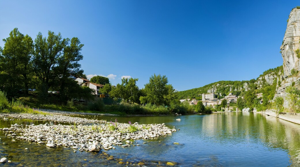 Vogüé en Ardèche, plus beau village de France