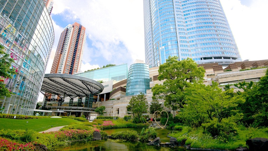 Roppongi Hills showing a high-rise building, skyline and modern architecture