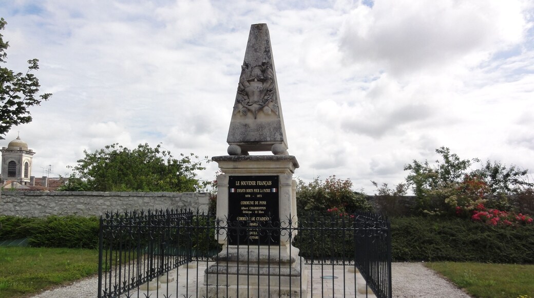 Pons (Charente-Maritime) monument aux morts1870