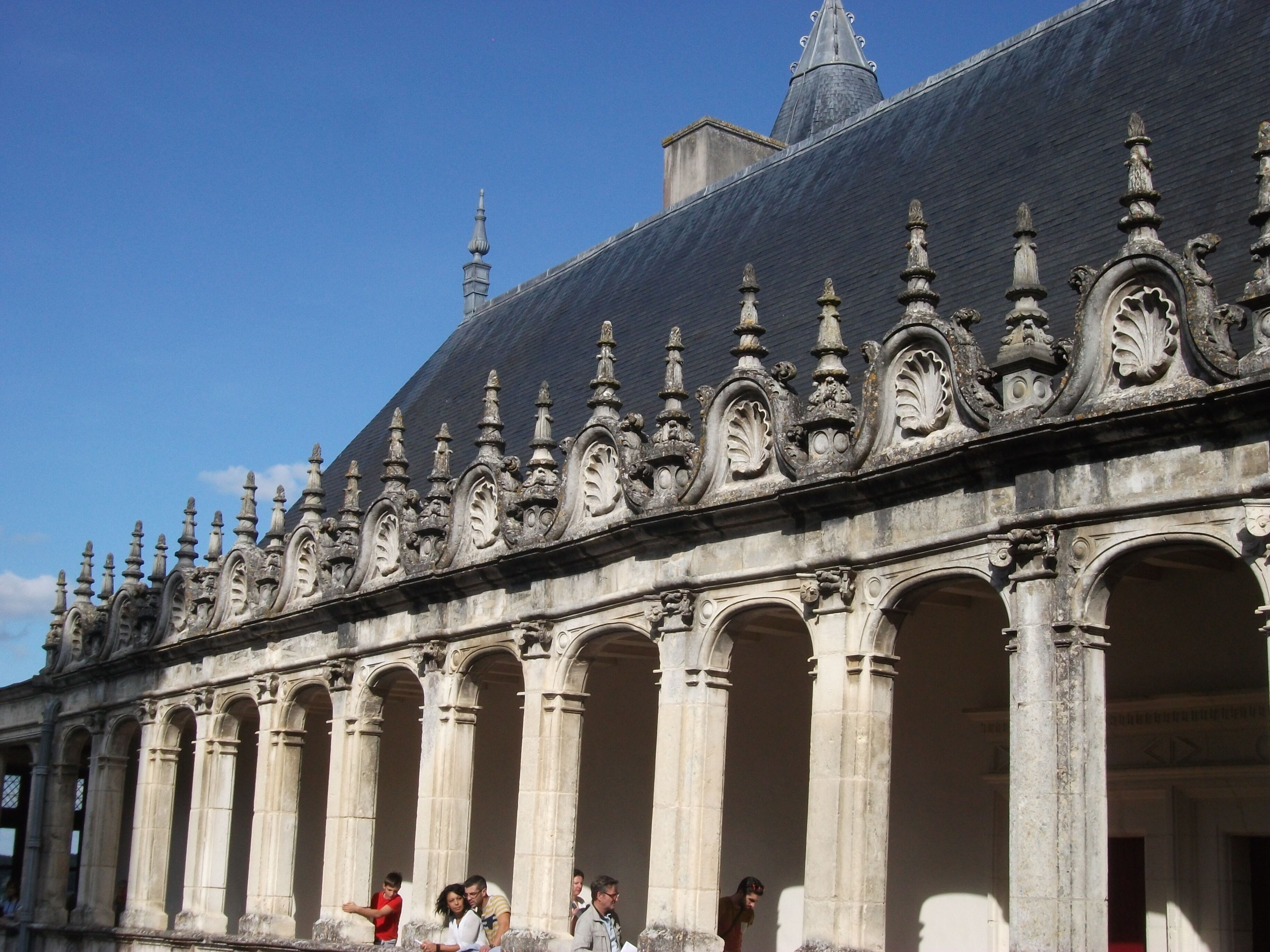 This building is indexed in the Base Mérimée, a database of architectural heritage maintained by the French Ministry of Culture, under the reference PA00104467 .