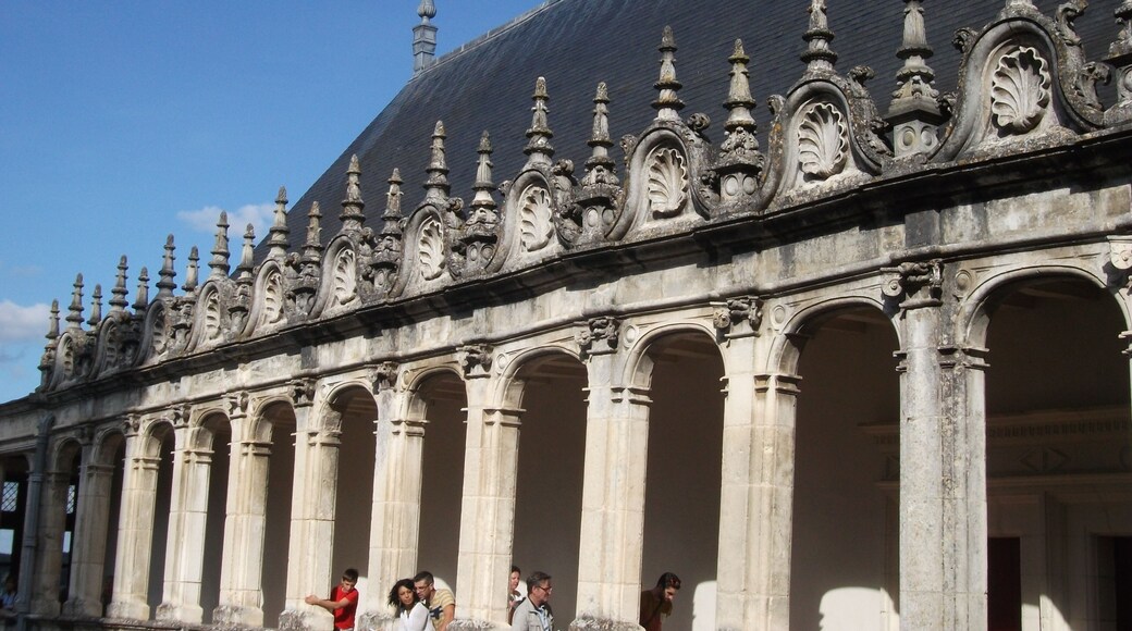 This building is indexed in the Base Mérimée, a database of architectural heritage maintained by the French Ministry of Culture, under the reference PA00104467 .