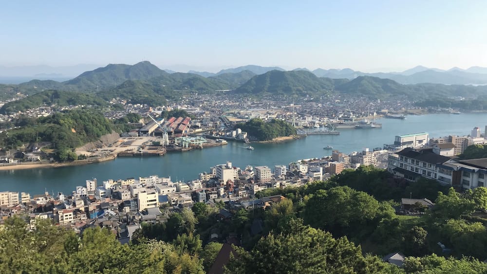千光寺公園頂上展望台より望む尾道水道と向島