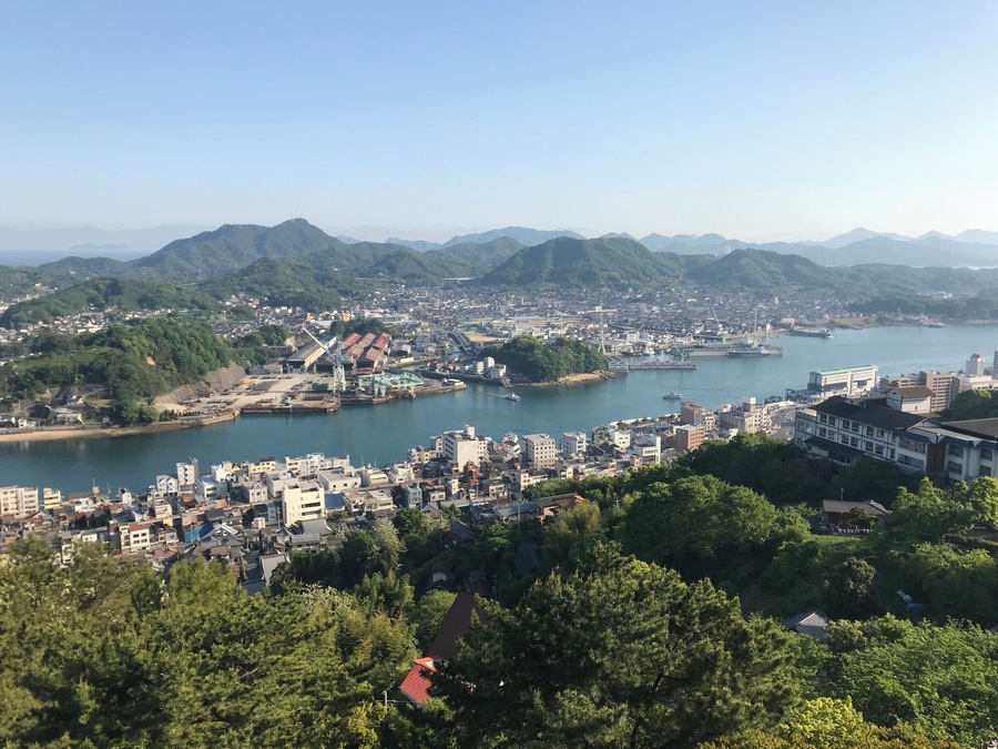 千光寺公園頂上展望台より望む尾道水道と向島