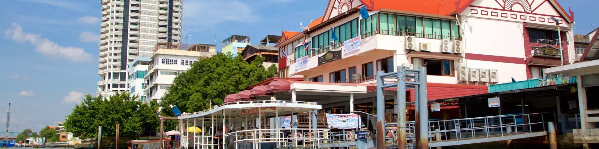 Bangkok City Centre featuring boating