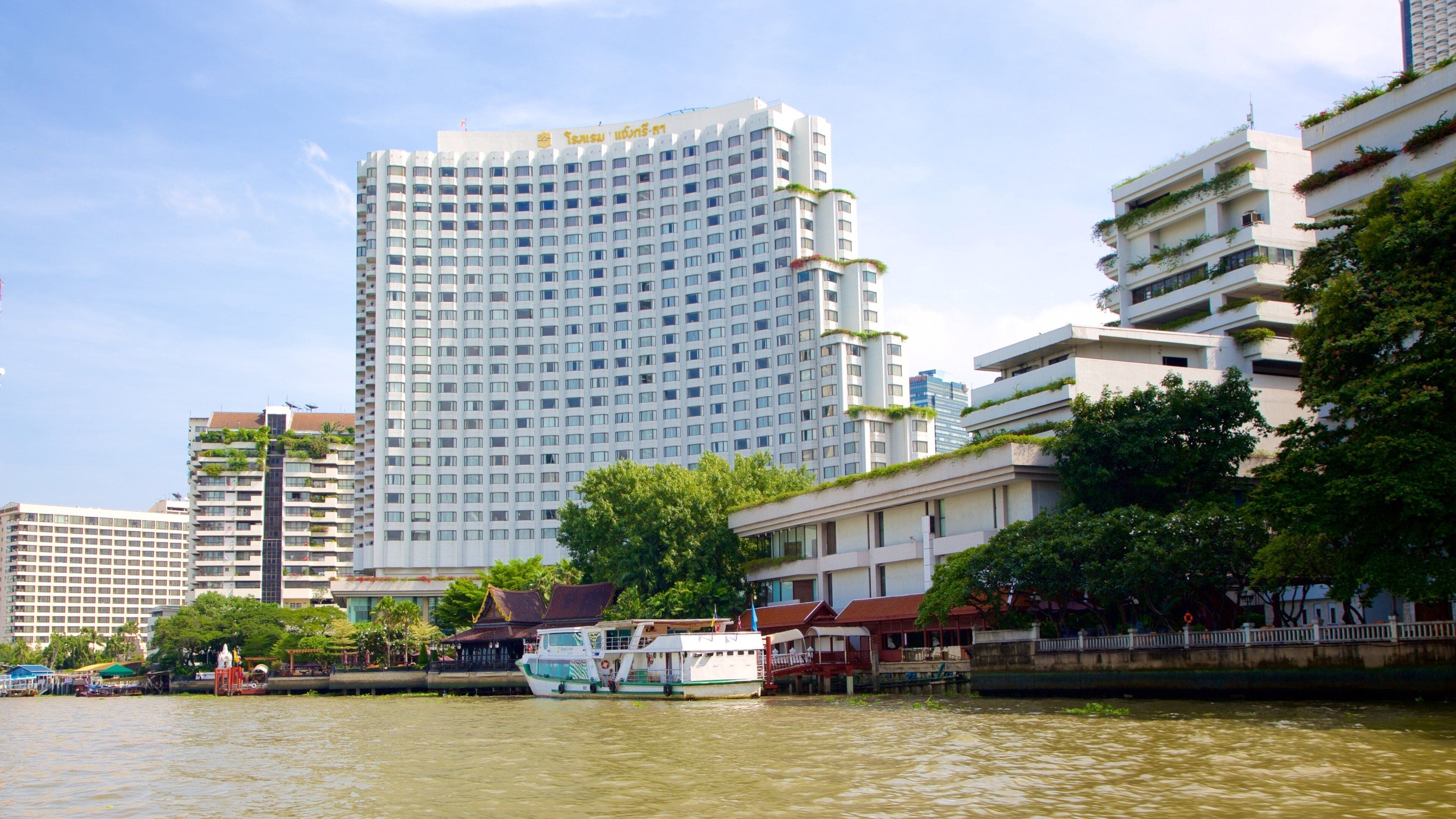 Bangcoc caracterizando um rio ou córrego e uma cidade