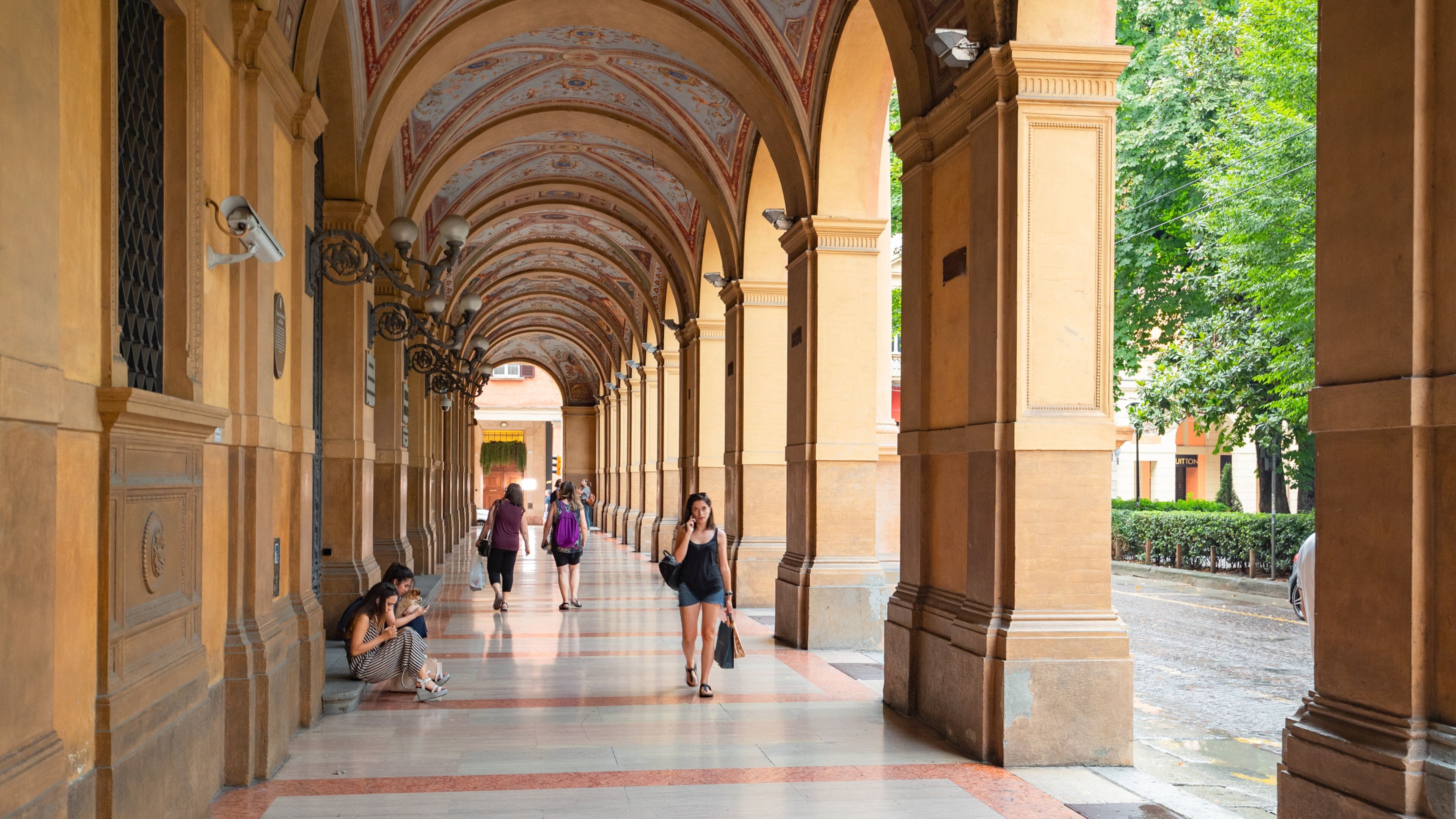 Historic Center which includes street scenes and heritage elements