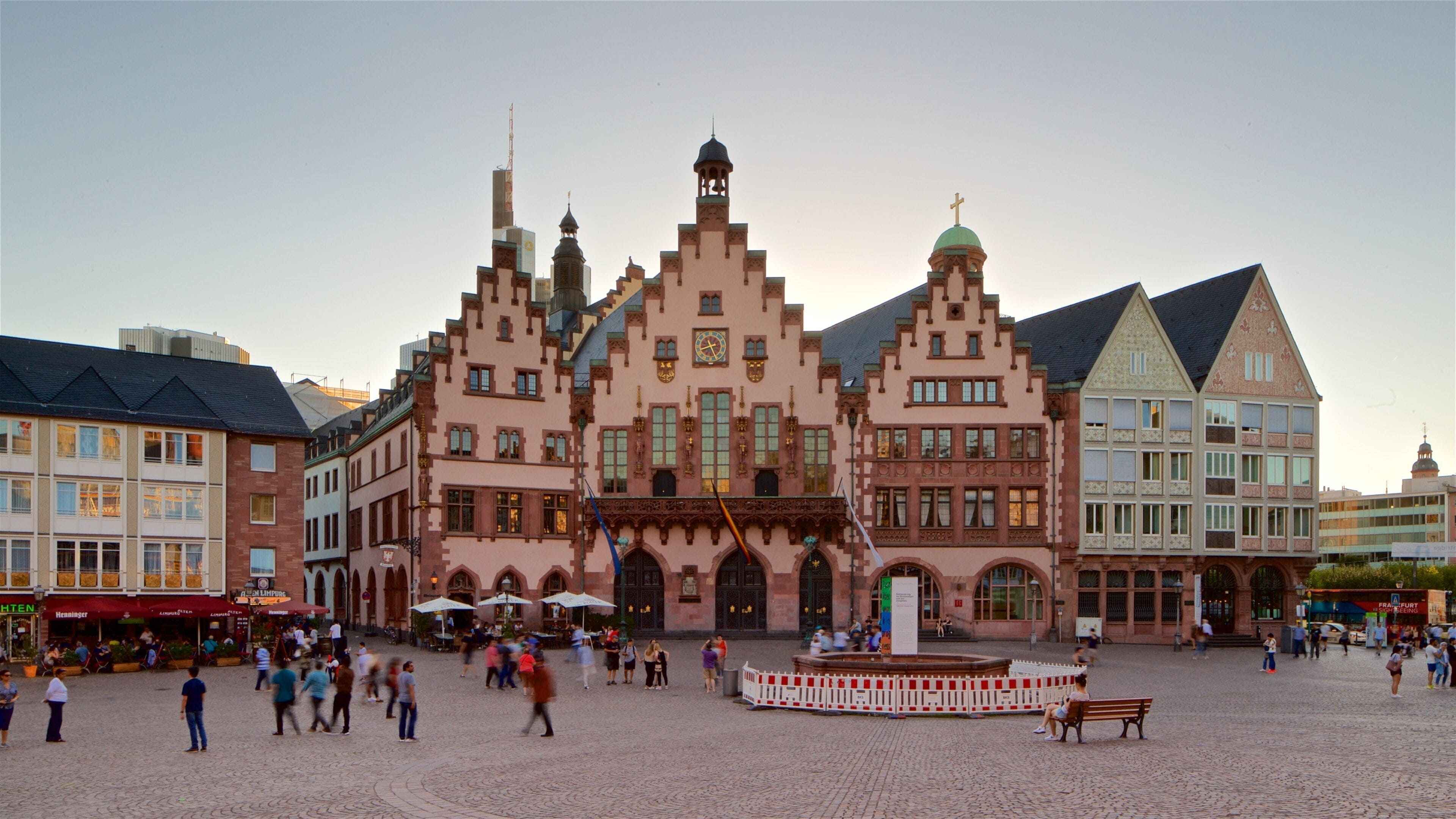 Roemer featuring heritage elements, a sunset and a square or plaza