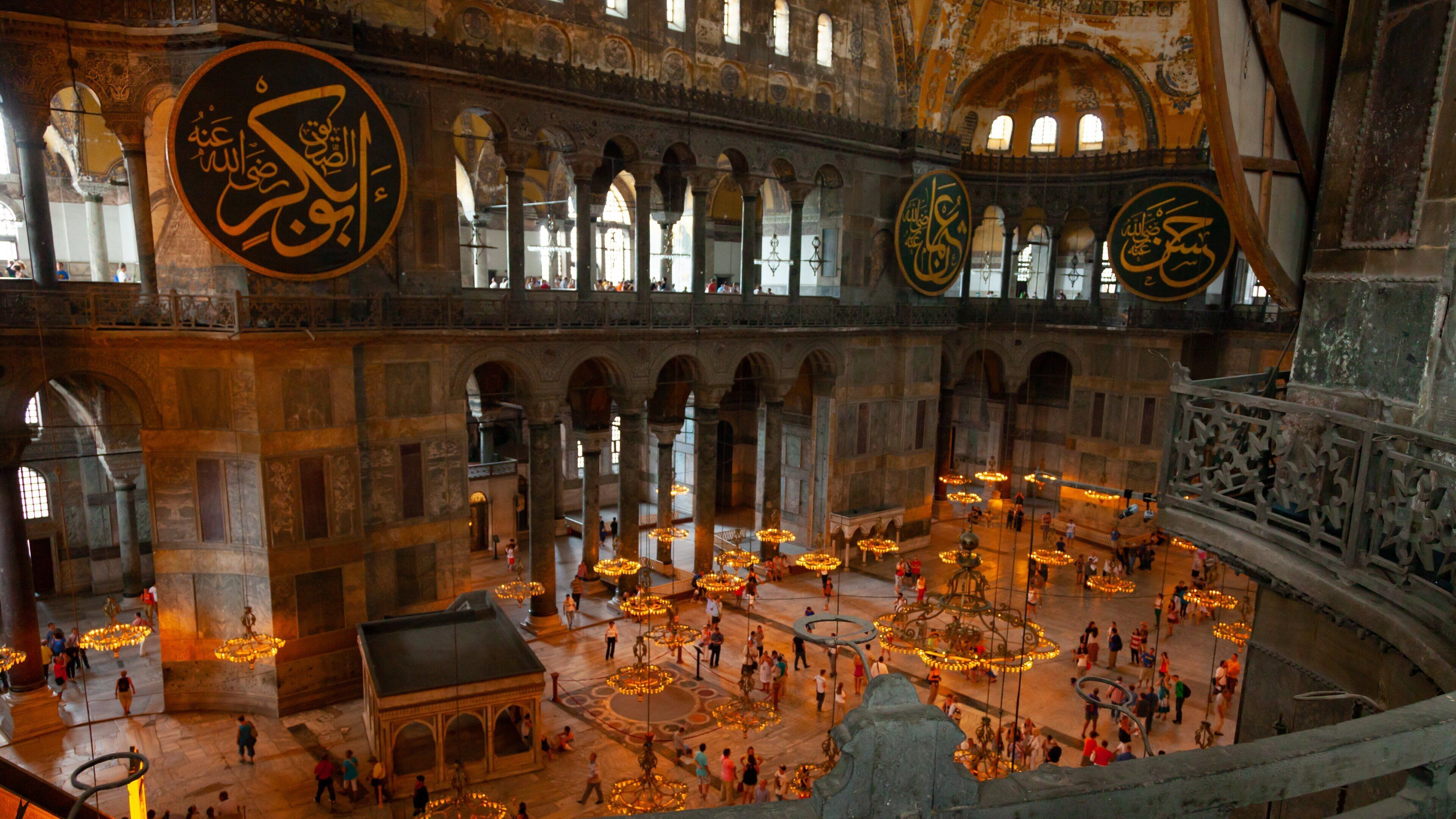 Basilica di Santa Sofia che include architettura d\'epoca, vista e chiesa o cattedrale