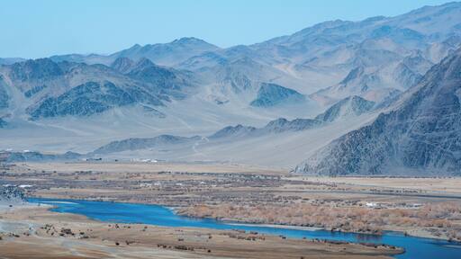 Scenery that one comes across while heading to the location of 'Golden Eagle' Festival - a very commercial and unauthentic event, in my opinion. However, the sights are fantastic!
#GreatOutdoors
P.S. The issues faced when trying to get my Mongolian visa--
https://bit.ly/33WU9SD