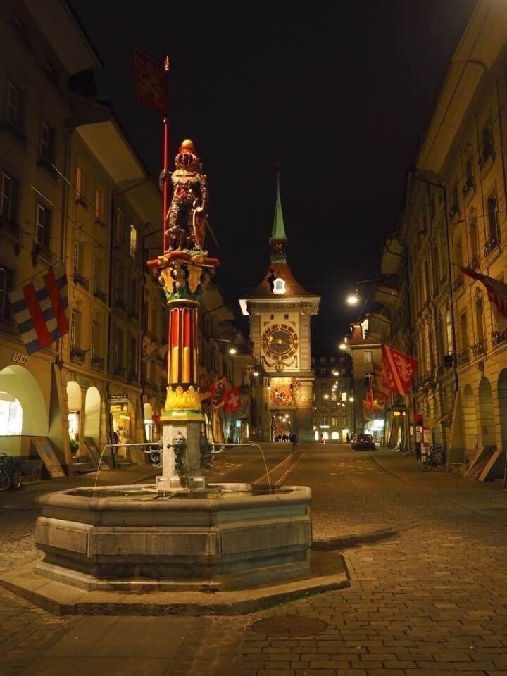 Berner Altstadt um Mitternacht/ Ville de Berne à minuit, Schweiz 🇨🇭/ Suisse 🇨🇭