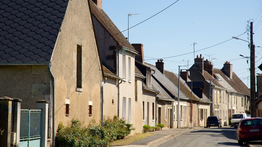 Veuves showing street scenes and a small town or village