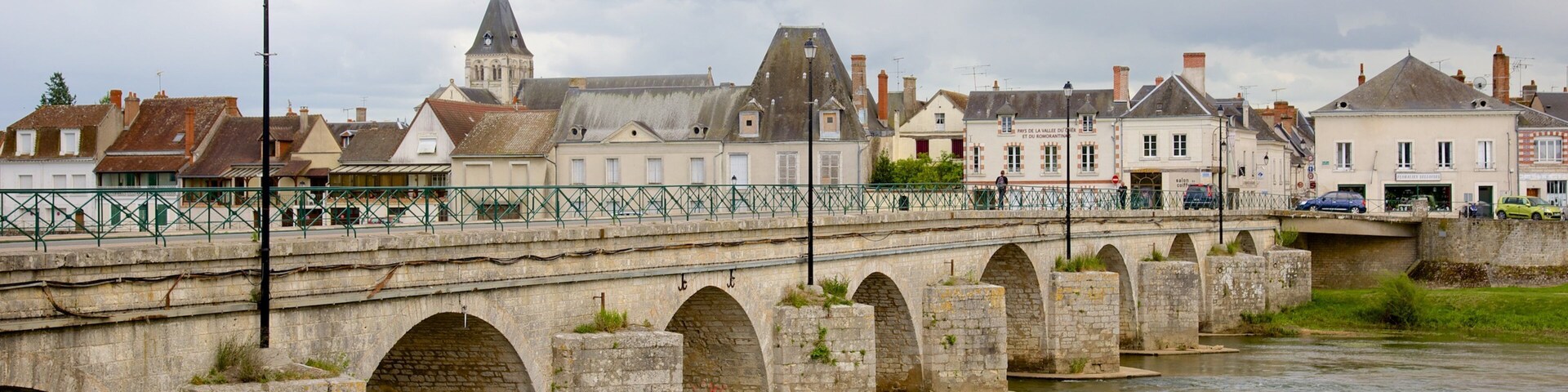 谢尔河畔塞勒斯