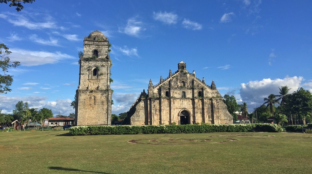 It's my first time to see this famous church, The Saint Augustine Church, commonly known as the Paoay Church.
It's breath taking that i took time to go down and take this photo :-) #lifeatexpedia #Ilocos #morefuninthephilippines
