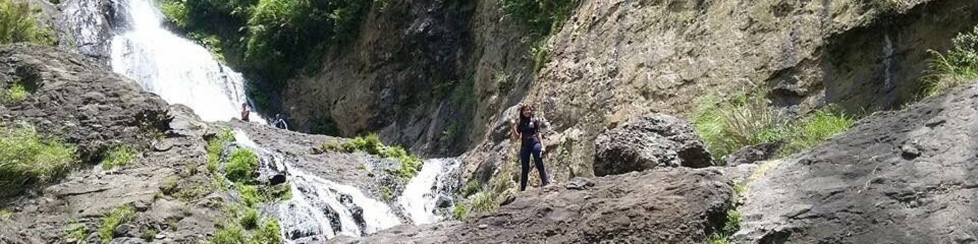 Just lay down in rocks with flowing water. Perfect sun bathing.