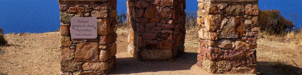 Some stunning views from the mountain passes on Corsica.. This one on the way down to Plage d'arone #Nature
