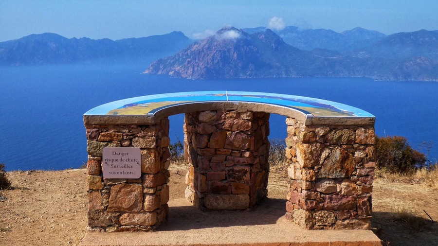 Some stunning views from the mountain passes on Corsica.. This one on the way down to Plage d'arone #Nature