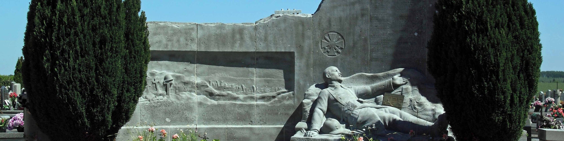 CYSOING - Monument aux Morts, Cimetière, rue Salvator Allende, 59 Cysoing
