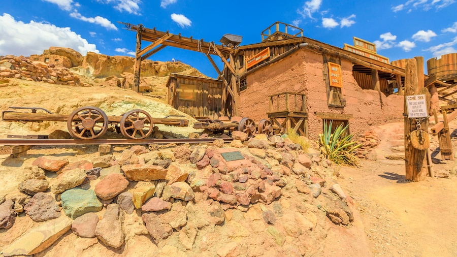 Calico and abandoned gold and silver mines. Calico is a ghost town, and former Mining town in Calico Mountains of Mojave Desert, Southern California, USA. Historic Park and popular travel destination.