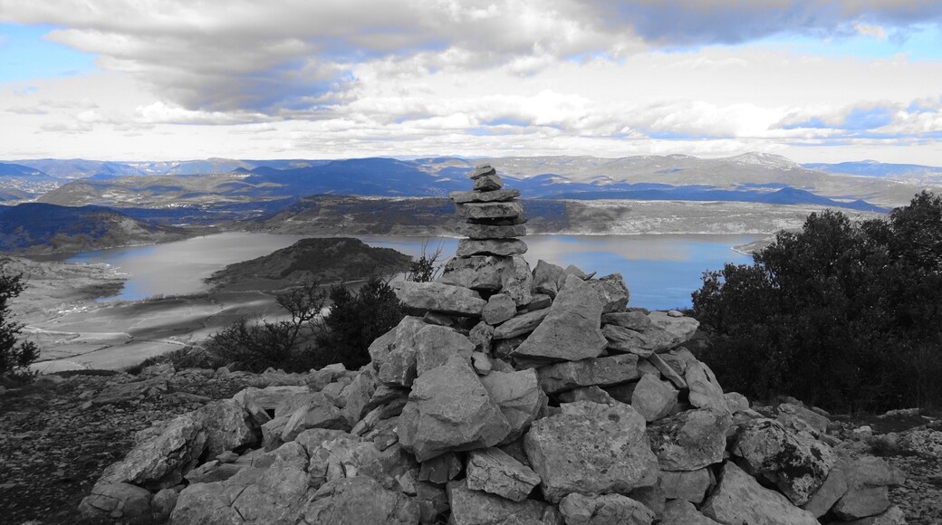 Le lac du salagou vu du mont Liausson