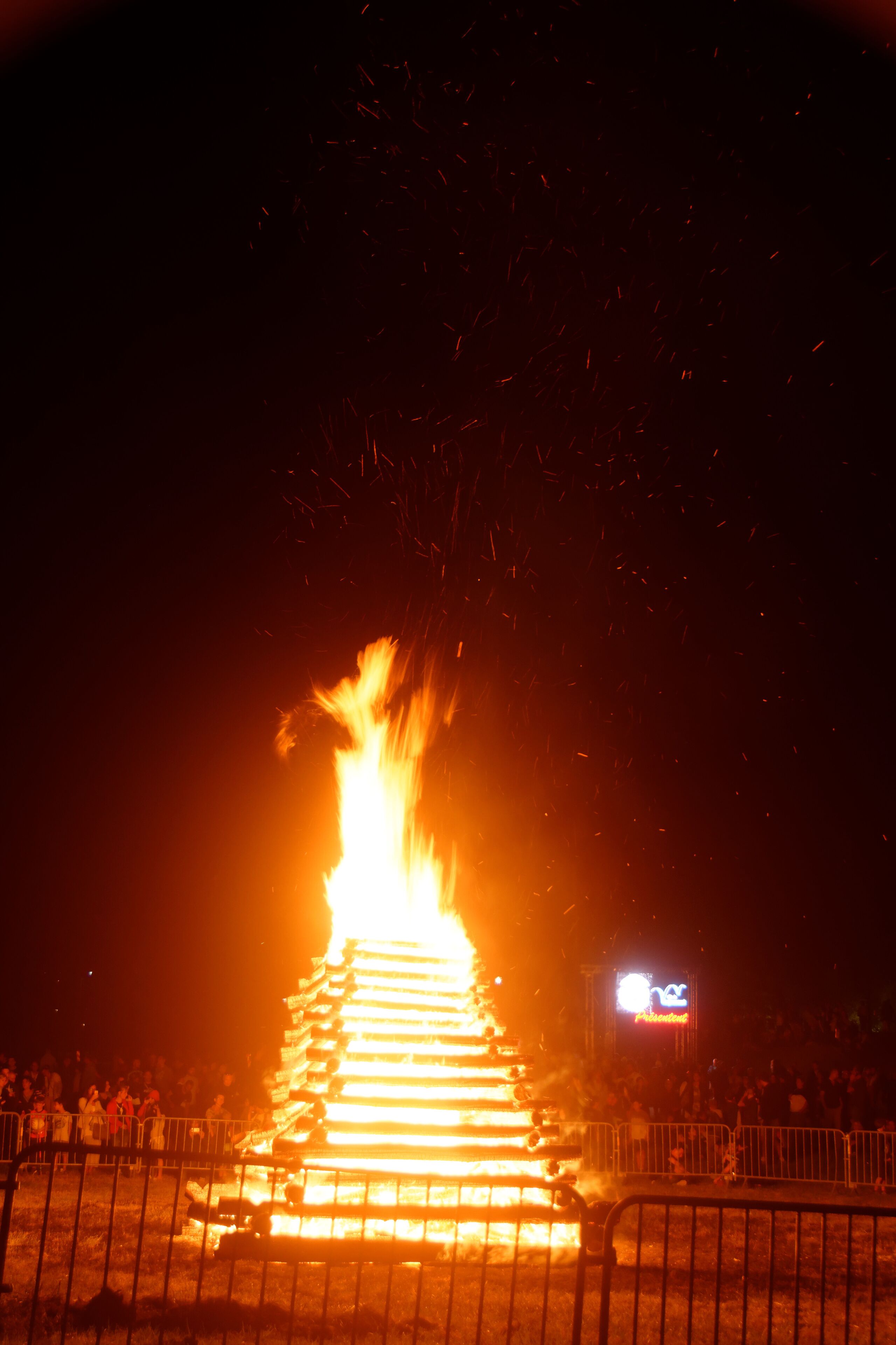 Personality rights Personality rights warningAlthough this work is freely licensed or in the public domain, the person(s) shown may have rights that legally restrict certain re-uses unless those depicted consent to such uses. In these cases, a model release or other evidence of consent could protect you from infringement claims. Though not obliged to do so, the uploader may be able to help you to obtain such evidence. See our general disclaimer for more information.