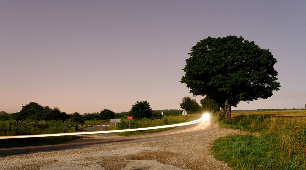 This file was uploaded with Commonist. This photograph was taken with a Nikon D300. Croisement de plusieurs routes (sous le clair de Lune).