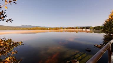 This file was uploaded with Commonist. This photograph was taken with a Nikon D300. Le lac du Malsaucy (sous le clair de Lune).