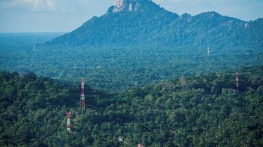Best place in Kurunegala region to get an amazing panoramic view of the area. It is just a 30 minutes hike from the bottom of the rock. There's a giant 60m tall Buddha statue at the top of the rock as well. It is pretty much the landmark of Kurunegala region. Not a big tourist attraction. But worth a visit if you have some free time.