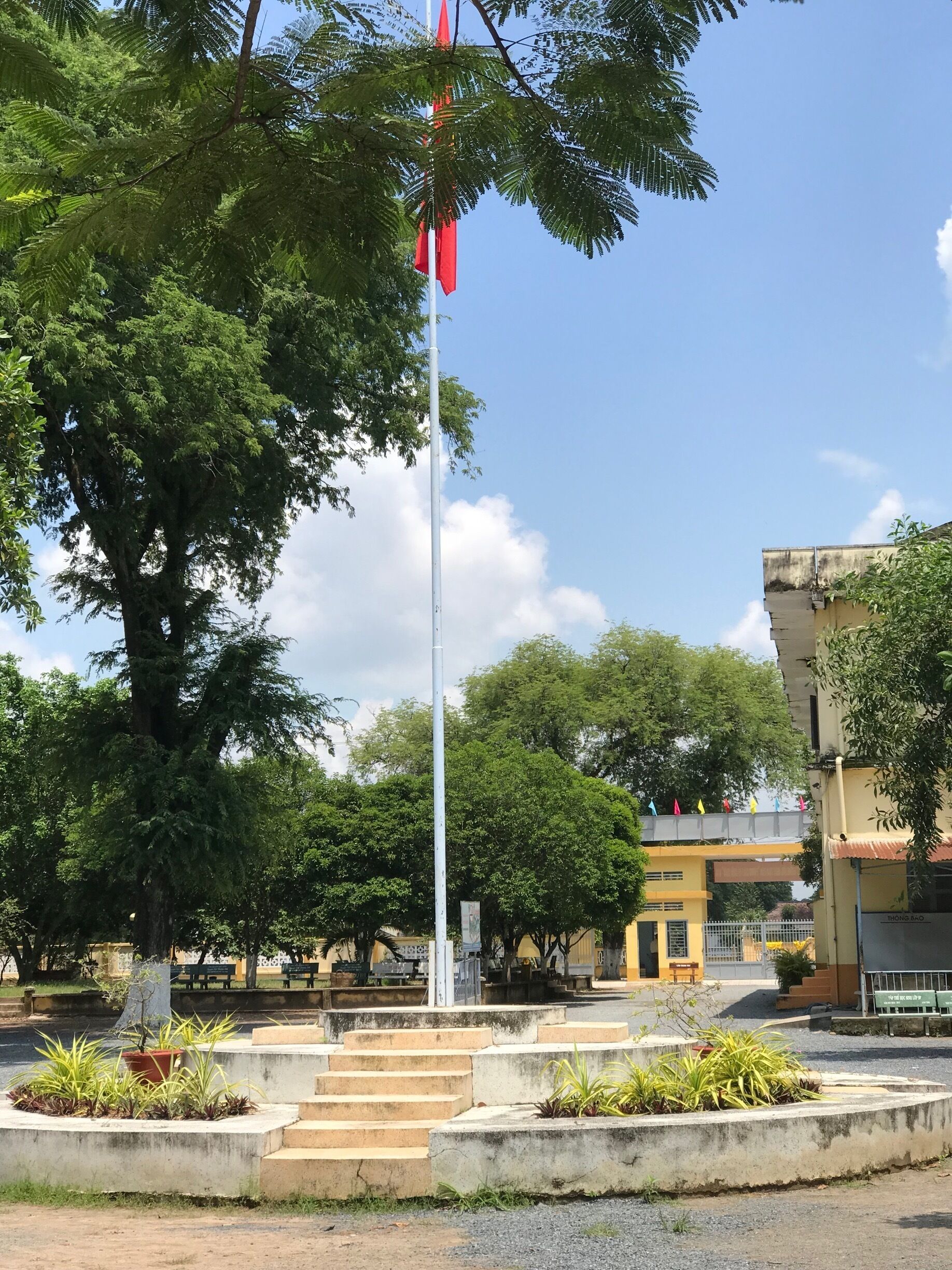 Where our next generations being sharped. A beautiful afternoon after summer break. The school is being lively again.  

 #LifeAtExpedia #TayNinh #Vietnam #MacDinhChiHighSchool #qualityEducation #EnglishClub