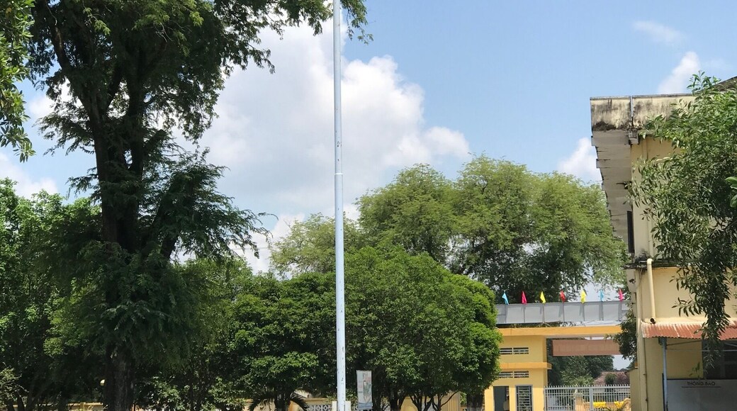 Where our next generations being sharped. A beautiful afternoon after summer break. The school is being lively again.
#LifeAtExpedia #TayNinh #Vietnam #MacDinhChiHighSchool #qualityEducation #EnglishClub