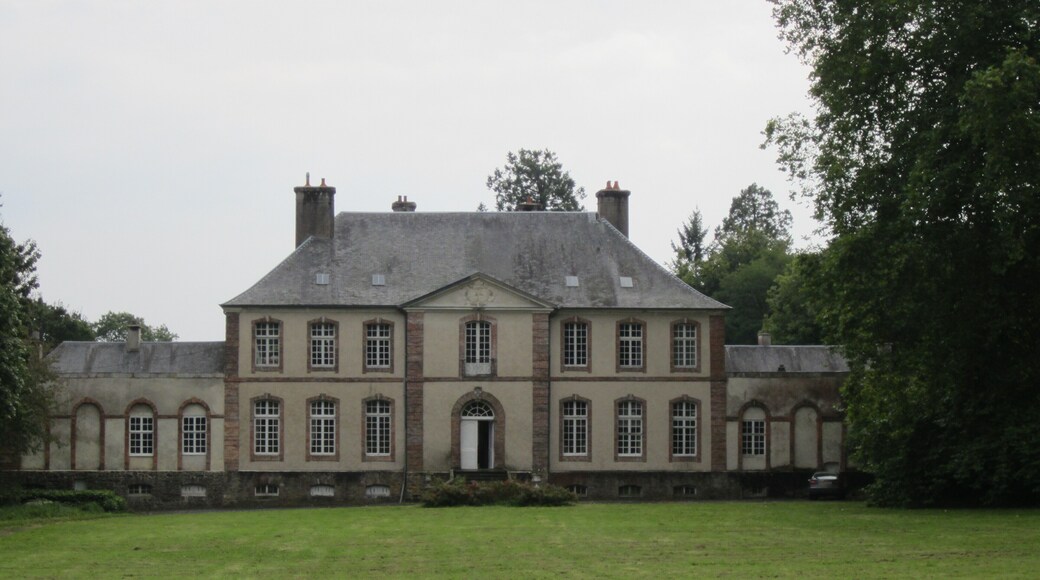 This building is indexed in the Base Mérimée, a database of architectural heritage maintained by the French Ministry of Culture, under the reference PA00110351 .
