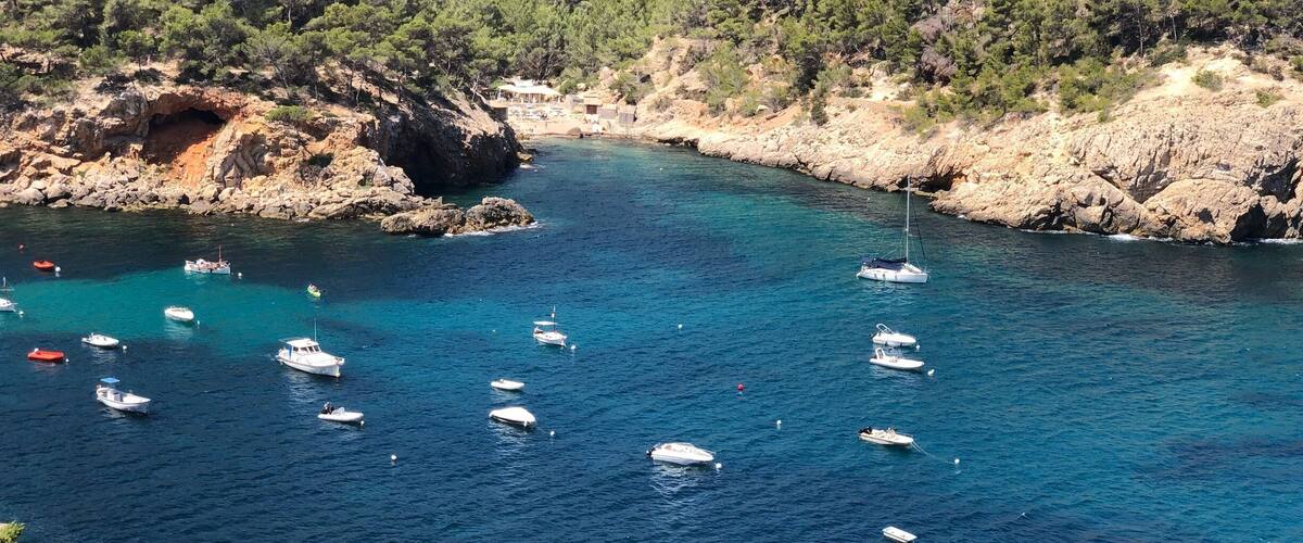 The caves are very attractive abc the talk interesting, but the light show was a little overdone. The view from the walk down to the entrance was worth it though