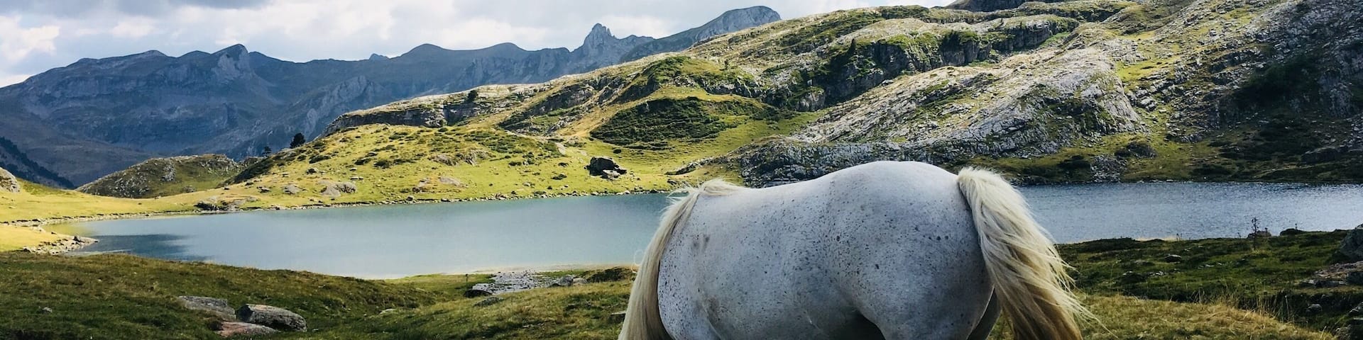 Belle rando dans les montagnes , multitude de lacs et une cascade Ă voir :)