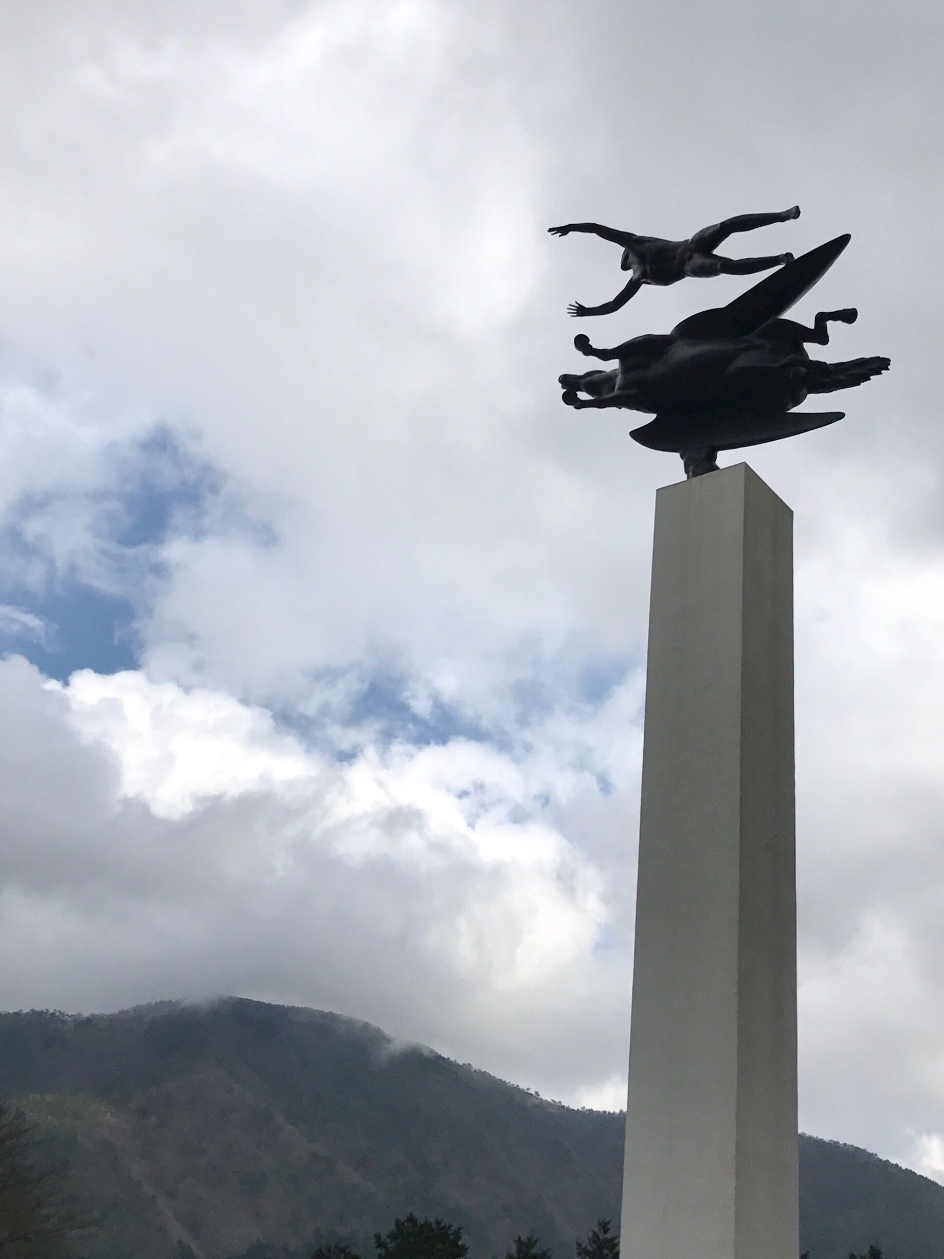 Hokone truly surprises me on this winter trip after having visited it with a tour group over 2 decades ago! It is not just a place of onsens or gateway to Mount Fuji as many who visited here would have come for!

Hakone warrants a stay of at least 5 days to 10 days or even more if u can afford the luxury of a long vacation!

After countless visits to Japan and having set foot on all the 47 prefectures and major sites I finally am able to just take it easy and travel like I live in this wonderful country!

If paintings are not your thing and viewing arts indoor seems a bit claustrophobic then this is the museum for u! Out in the open air with countless amazing sculptures and also a Picasso gallery! 

One tip for new visitors to this part of Japan. Buy a Hakone Free Pass from Shinjuku station (which allows you to travel to & from Hakone as well as in the area for 2-3 days at steeply discounted prices) and make sure u ask for a brochures with vouchers inside. The vouchers will allow u to visit museums at ¥1000 each! That's a bargain for such fine museums and guarantee a smooth journey throughout!