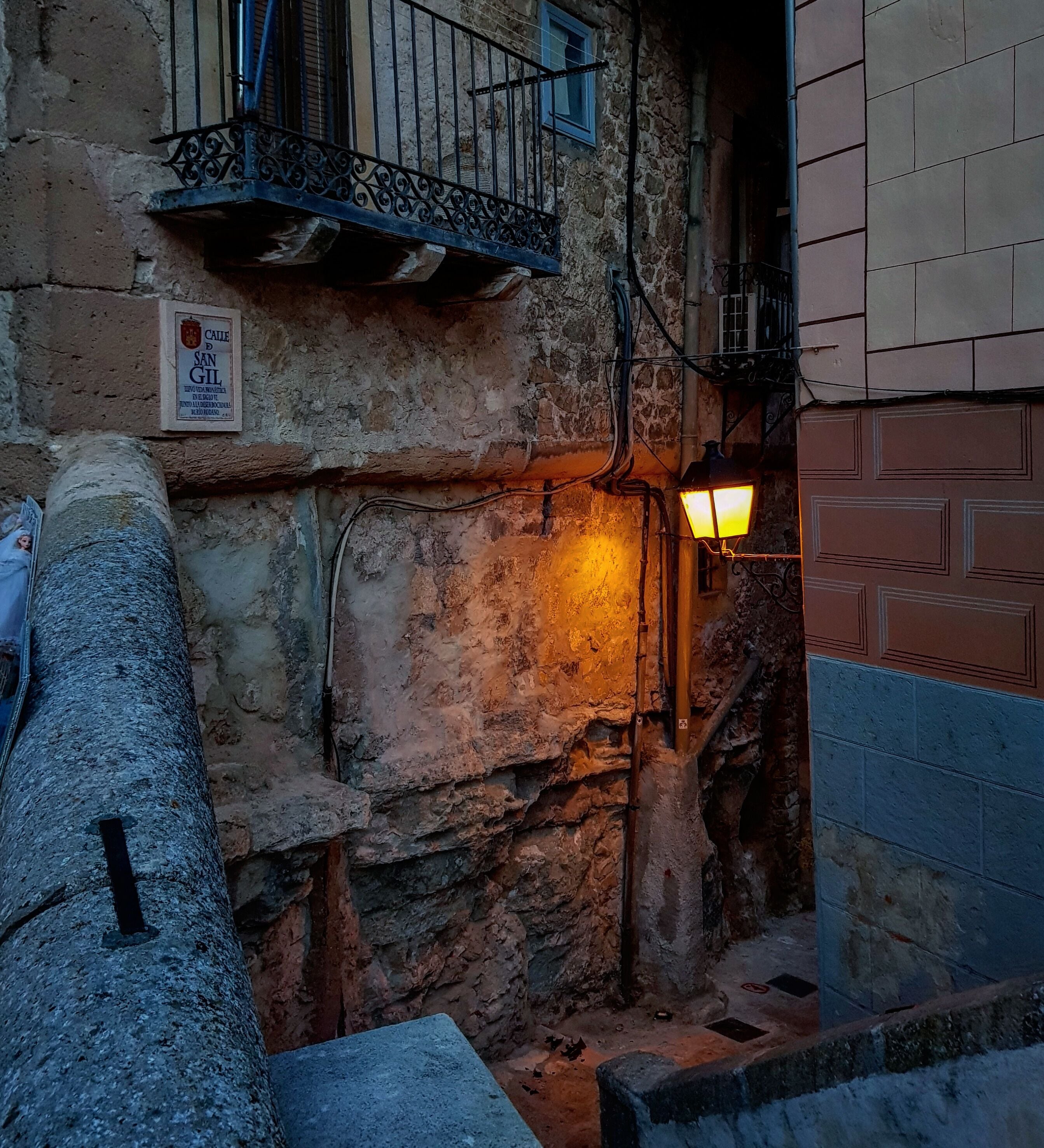 Evening 

#swingpiano #photographer #architecture #design #night #architecture2019
#towns #colors